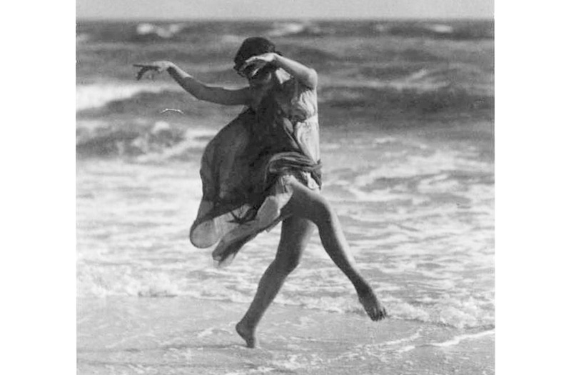 Isadora Duncan - Photo Arnold Genthe - Public domain