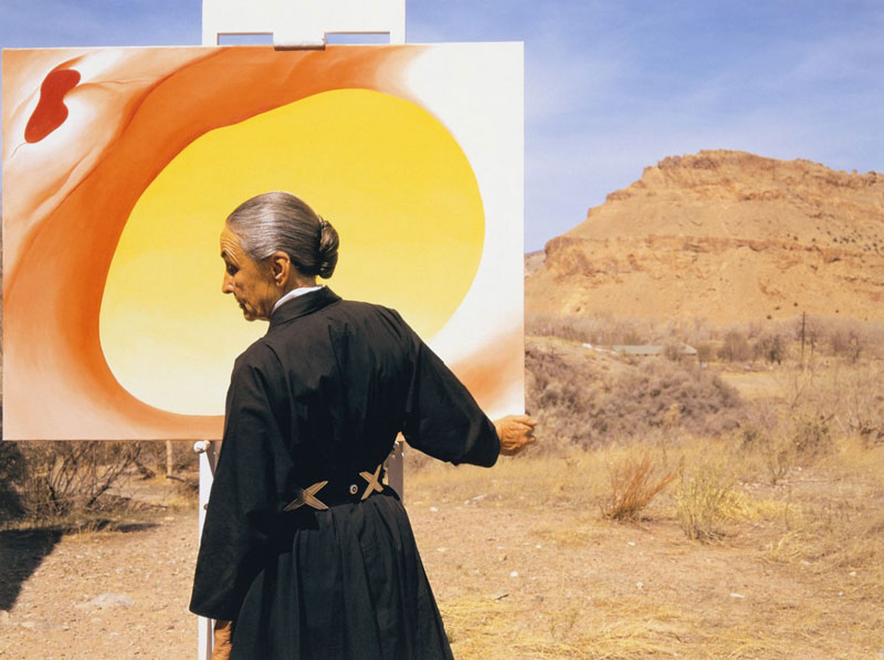 Georgia O'Keeffe with "Pelvis Series, Red with Yellow" and the desert, 1960, 1990-2007 - Tony Vaccaro